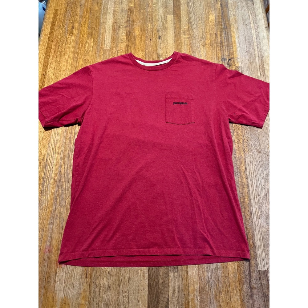 Patagonia Men Medium Red Pocket Fitz Roy Logo Graphic Responsibili-Tee‎ T-Shirt